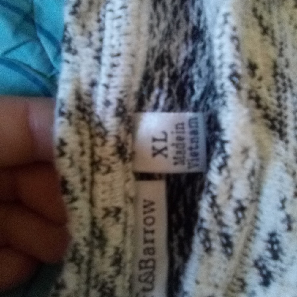 Croft & Barrow light sweater